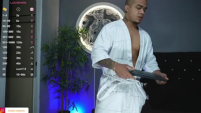 jordan mayers02 online show from February 19, 11:07 am