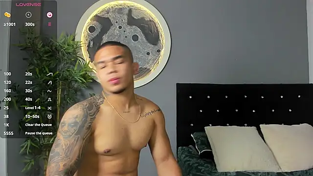 Snapshot of jordan_mayers02 chatting on November 14, 9:13 am jordan mayers02 online show from November 14, 9:13 am