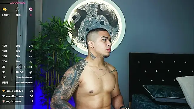 Snapshot of jordan_mayers02 chatting on November 7, 11:26 am jordan mayers02 online show from November 7, 11:26 am