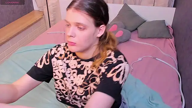 KIKI Krash online show from March 15, 10:44 am