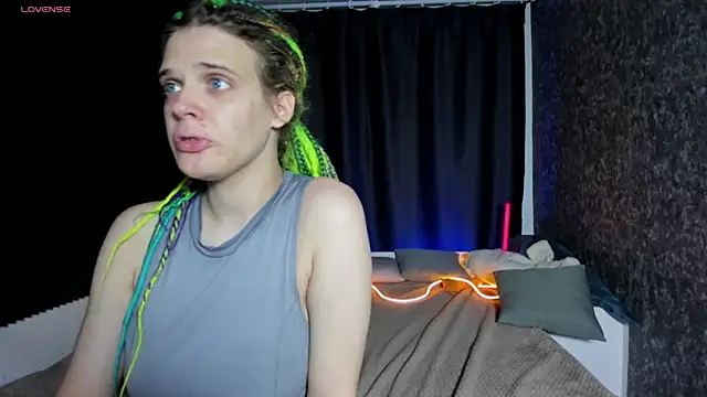 KIKI Krash online show from October 14, 10:05 am