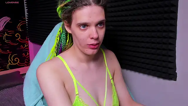 KIKI Krash online show from November 18, 10:07 am