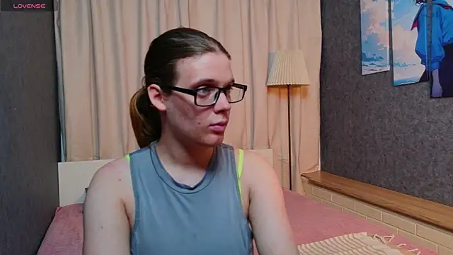 KIKI Krash online show from June 4, 3:28 pm