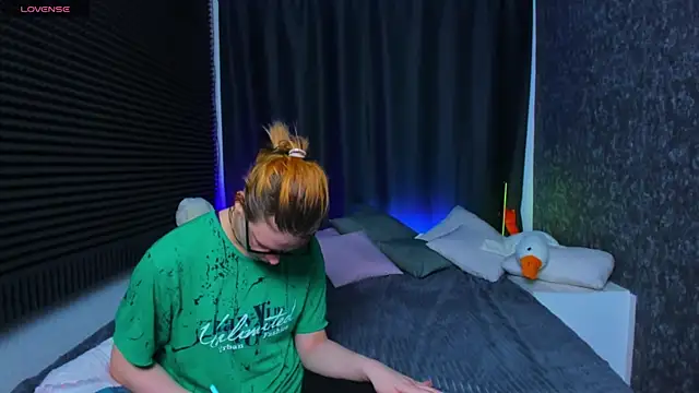 KIKI Krash online show from February 27, 1:38 pm