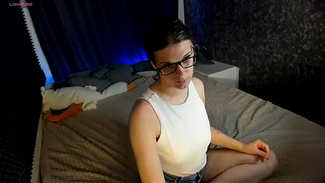 KIKI Krash online show from April 4, 10:55 am