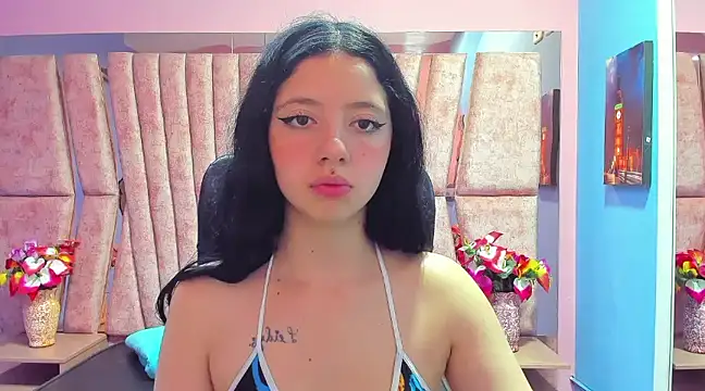 Nathalia Reyes online show from December 15, 7:46 am