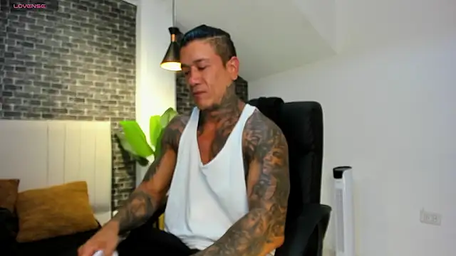 Dantesuarez28 online show from February 4, 8:53 am