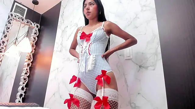 Emmy Cute18 online show from October 31, 10:23 am