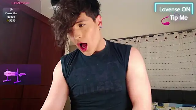 Hornymoan online show from December 22, 10:43 pm