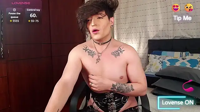 Snapshot of Hornymoan chatting on November 5, 10:57 pm Hornymoan online show from November 5, 10:57 pm