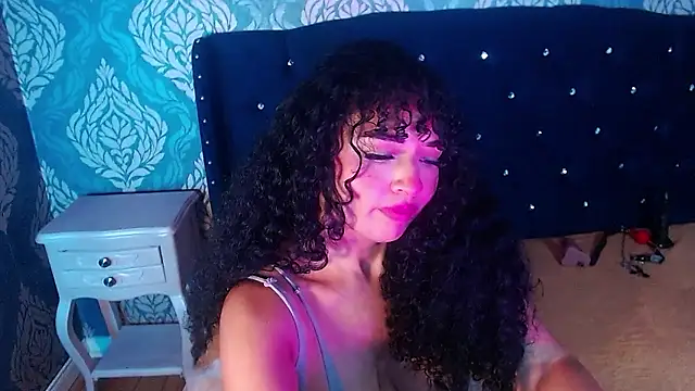 Sofiacowperx online show from January 16, 12:14 am