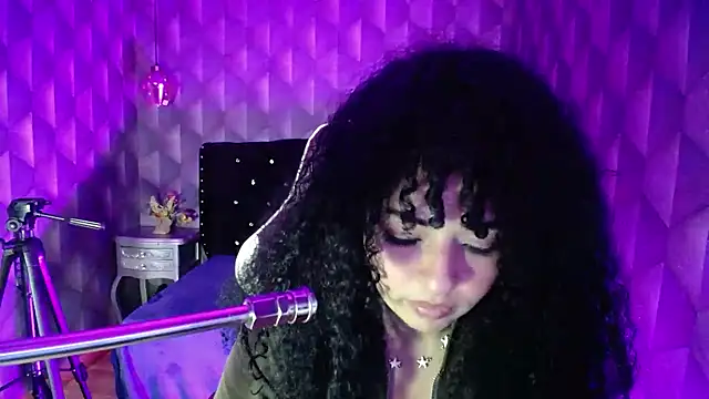 Snapshot of Sofiacowperx chatting on March 5, 8:00 pm Sofiacowperx online show from March 5, 8:00 pm