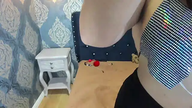 Snapshot of Sofiacowperx chatting on September 17, 1:13 pm Sofiacowperx online show from September 17, 1:13 pm