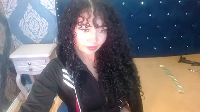 Sofiacowperx online show from January 19, 1:26 pm