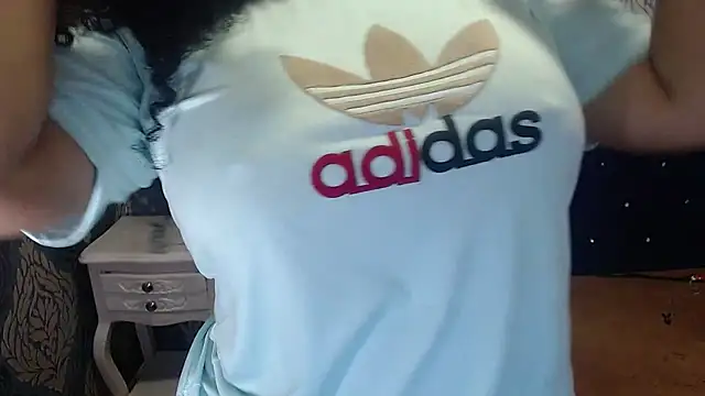 Snapshot of Sofiacowperx chatting on October 21, 2:05 pm Sofiacowperx online show from October 21, 2:05 pm