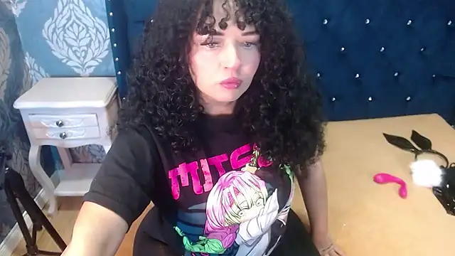 Sofiacowperx online show from February 26, 1:11 pm