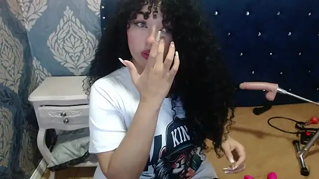 Snapshot of Sofiacowperx chatting on October 11, 4:41 pm Sofiacowperx online show from October 11, 4:41 pm