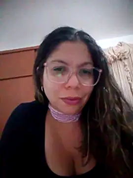 Snapshot of Carliina_Soussa chatting on February 19, 11:34 pm Carliina Soussa online show from February 19, 11:34 pm