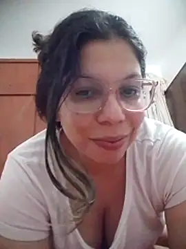 Snapshot of Carliina_Soussa chatting on June 11, 10:40 pm Carliina Soussa online show from June 11, 10:40 pm