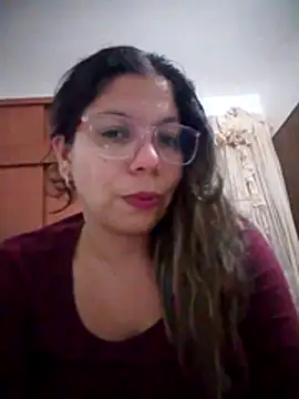 Snapshot of Carliina_Soussa chatting on February 2, 11:37 pm Carliina Soussa online show from February 2, 11:37 pm