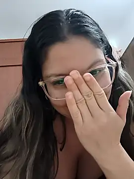 Snapshot of Carliina_Soussa chatting on July 2, 12:00 am Carliina Soussa online show from July 2, 12:00 am