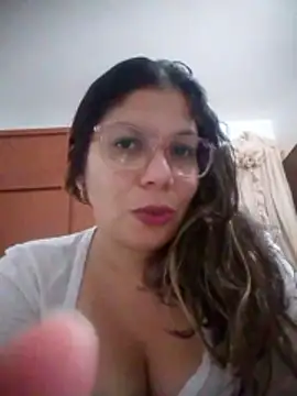 Snapshot of Carliina_Soussa chatting on January 8, 10:49 pm Carliina Soussa online show from January 8, 10:49 pm