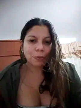 Snapshot of Carliina_Soussa chatting on October 9, 10:21 pm Carliina Soussa online show from October 9, 10:21 pm