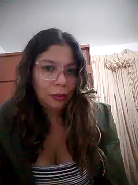 Snapshot of Carliina_Soussa chatting on January 13, 10:35 pm Carliina Soussa online show from January 13, 10:35 pm
