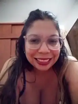 Snapshot of Carliina_Soussa chatting on June 8, 12:05 am Carliina Soussa online show from June 8, 12:05 am