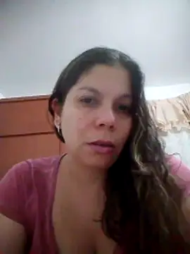 Snapshot of Carliina_Soussa chatting on October 6, 11:27 pm Carliina Soussa online show from October 6, 11:27 pm