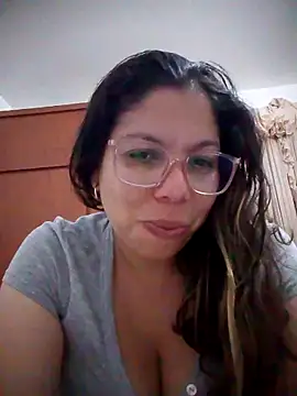 Snapshot of Carliina_Soussa chatting on February 27, 12:00 am Carliina Soussa online show from February 27, 12:00 am