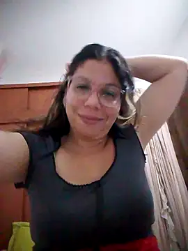 Snapshot of Carliina_Soussa chatting on December 19, 10:23 pm Carliina Soussa online show from December 19, 10:23 pm