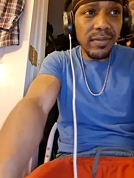 Snapshot of bigboytoy912 chatting on June 18, 1:59 am bigboytoy912 online show from June 18, 1:59 am