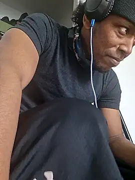 bigboytoy912 online show from April 27, 7:56 pm