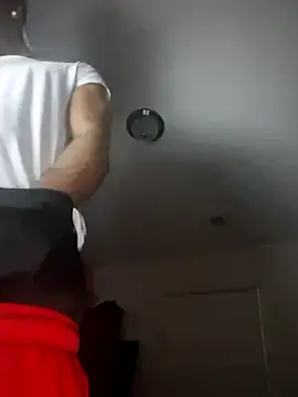 bigboytoy912 online show from April 2, 4:19 am