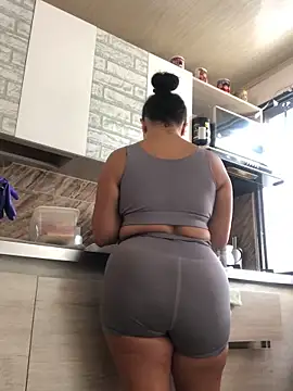 Snapshot of Abigail_Cowen chatting on December 3, 3:33 pm Abigail Cowen online show from December 3, 3:33 pm