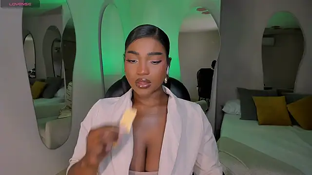 SavannahStorm online show from April 10, 12:34 pm