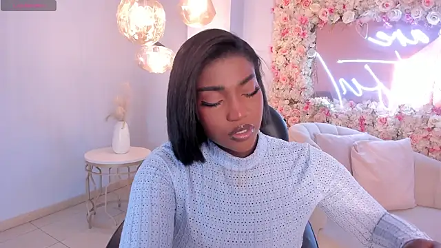 SavannahStorm online show from April 2, 12:23 pm