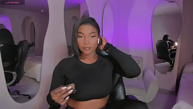 SavannahStorm online show from April 12, 12:08 pm