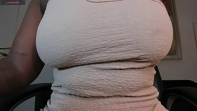 Snapshot of SavannahStorm chatting on September 20, 12:21 pm SavannahStorm online show from September 20, 12:21 pm