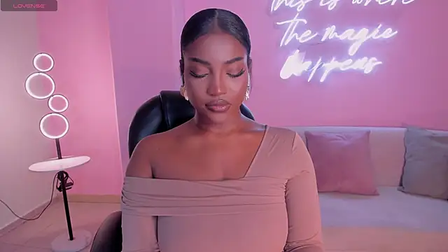 SavannahStorm online show from April 19, 12:06 pm