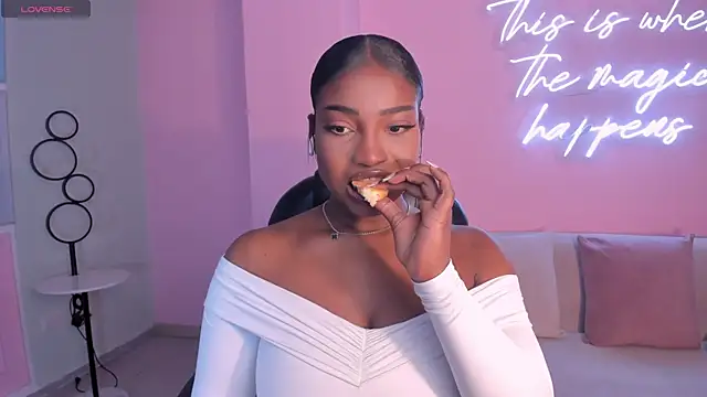 SavannahStorm online show from April 18, 12:29 pm