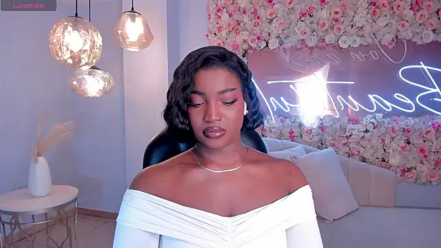 SavannahStorm online show from April 3, 12:11 pm