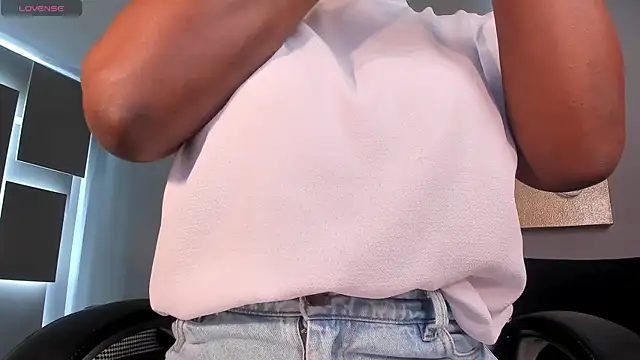 SavannahStorm online show from November 6, 1:04 pm