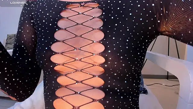 IsabellaHill  online show from December 22, 8:36 pm