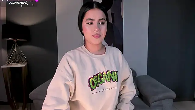 IsabellaHill  online show from December 29, 5:12 pm