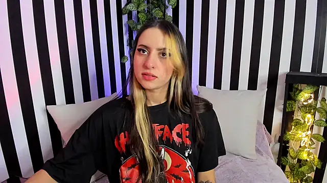 liz goth online show from October 16, 1:08 pm