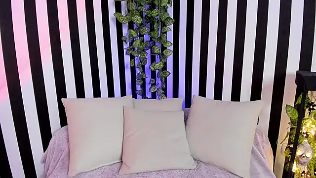 liz goth online show from May 26, 3:54 pm