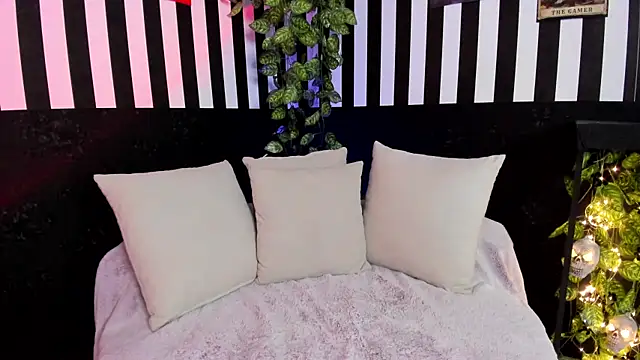 liz goth online show from June 5, 2:56 pm