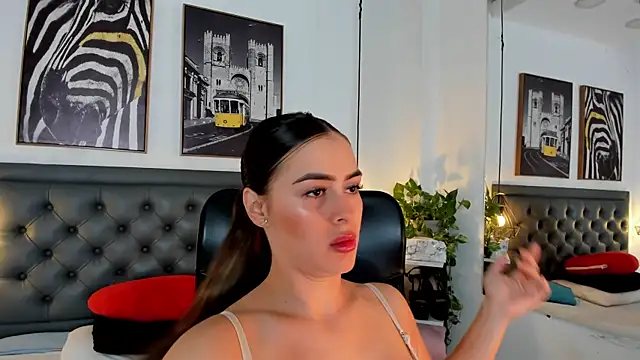 Snapshot of alicee_cooper chatting on February 22, 12:51 pm alicee cooper online show from February 22, 12:51 pm